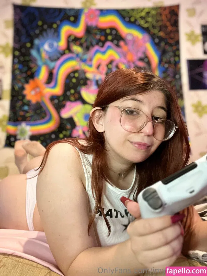 evagreenweb / imyournocebo Onlyfans Photo Gallery 