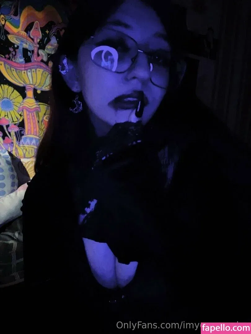 evagreenweb / imyournocebo Onlyfans Photo Gallery 