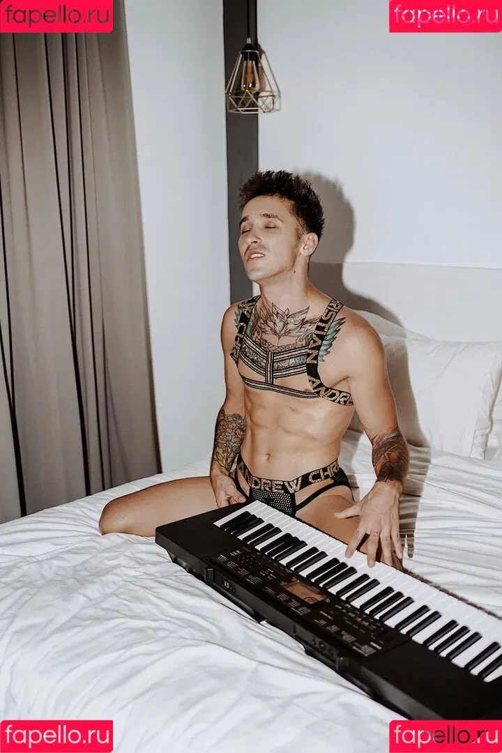boyfromphub Onlyfans Photo Gallery 