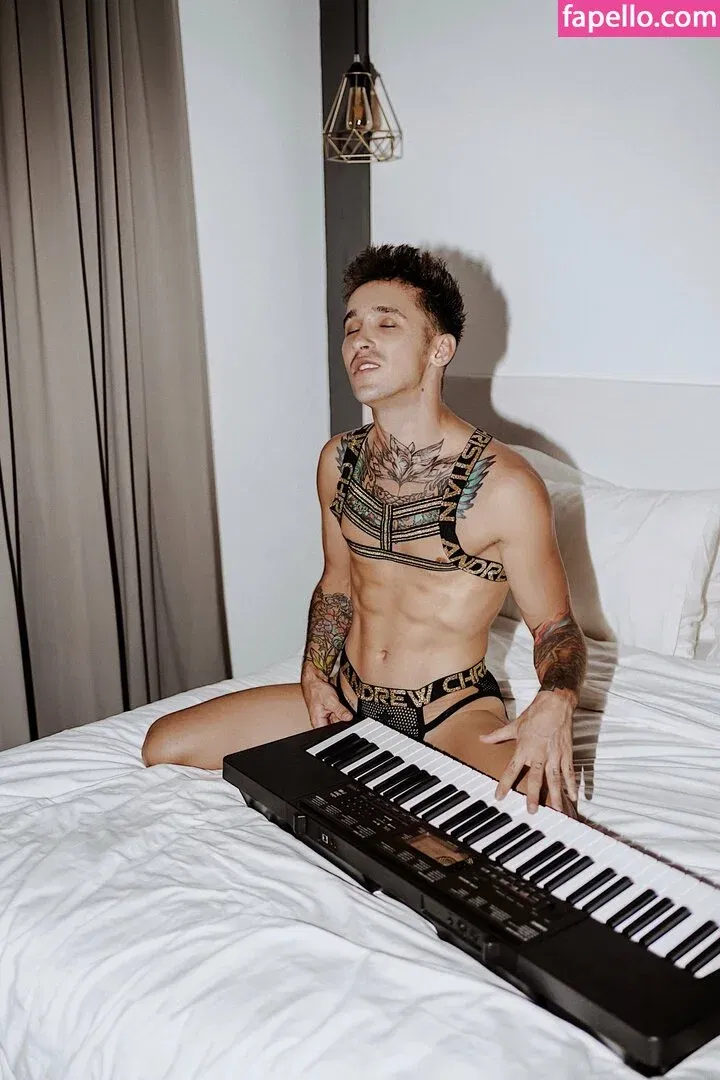 boyfromphub Onlyfans Photo Gallery 