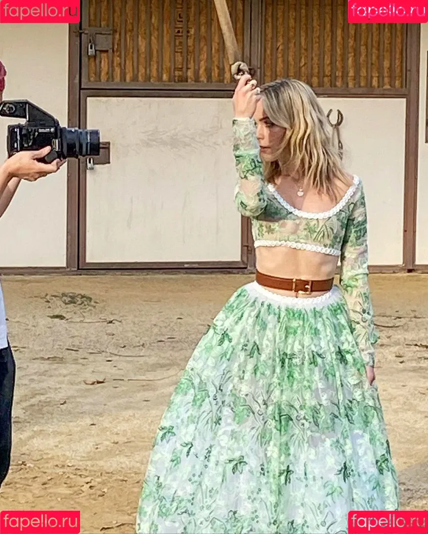 AdventuresSabrina / Kiernan Shipka / kiernanshipka Onlyfans Photo Gallery 