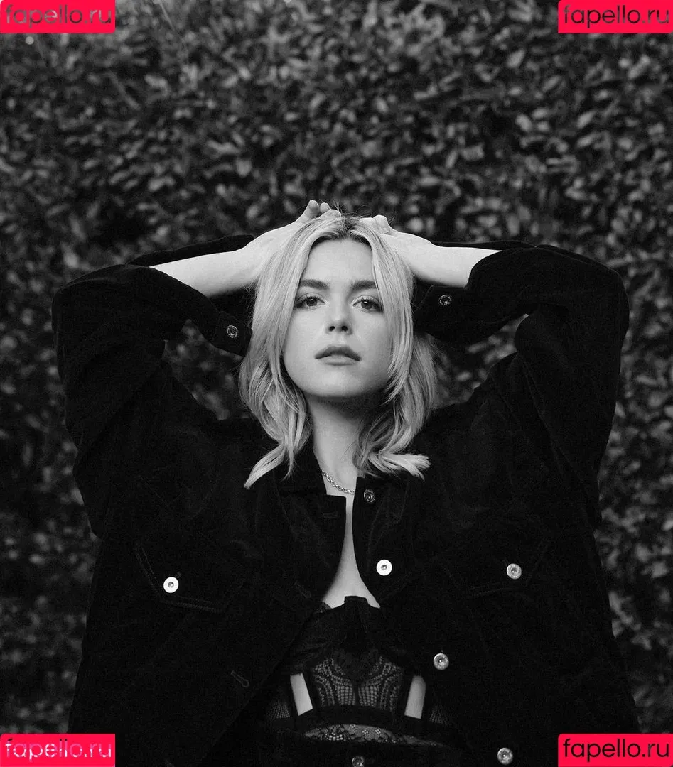 AdventuresSabrina / Kiernan Shipka / kiernanshipka Onlyfans Photo Gallery 