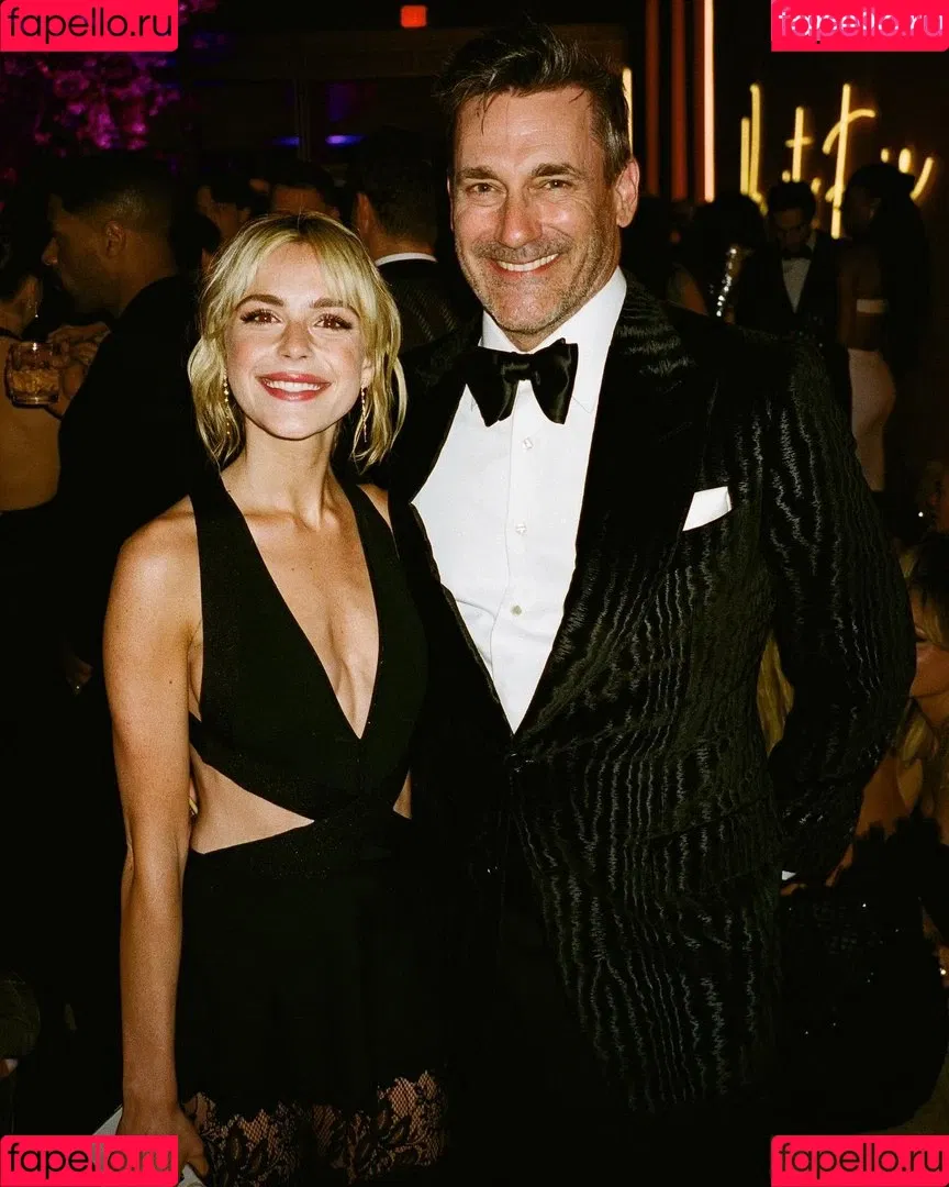 AdventuresSabrina / Kiernan Shipka / kiernanshipka Onlyfans Photo Gallery 