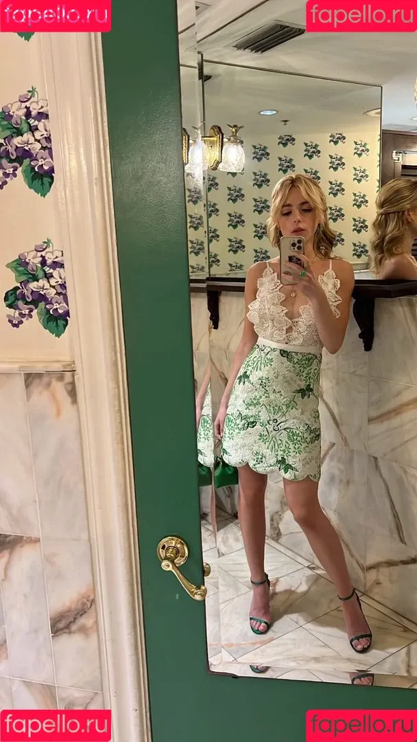 AdventuresSabrina / Kiernan Shipka / kiernanshipka Onlyfans Photo Gallery 