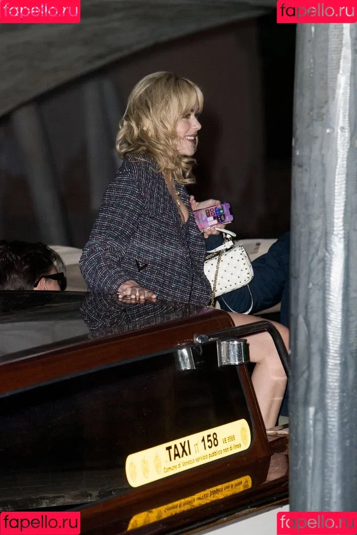 AdventuresSabrina / Kiernan Shipka / kiernanshipka Onlyfans Photo Gallery 