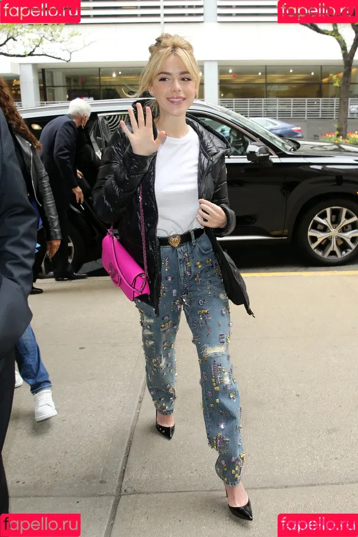 AdventuresSabrina / Kiernan Shipka / kiernanshipka Onlyfans Photo Gallery 