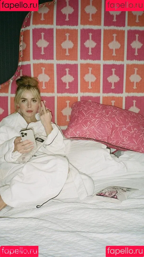 AdventuresSabrina / Kiernan Shipka / kiernanshipka Onlyfans Photo Gallery 