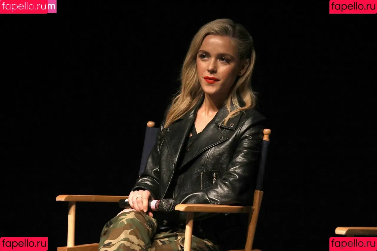 AdventuresSabrina / Kiernan Shipka / kiernanshipka Onlyfans Photo Gallery 