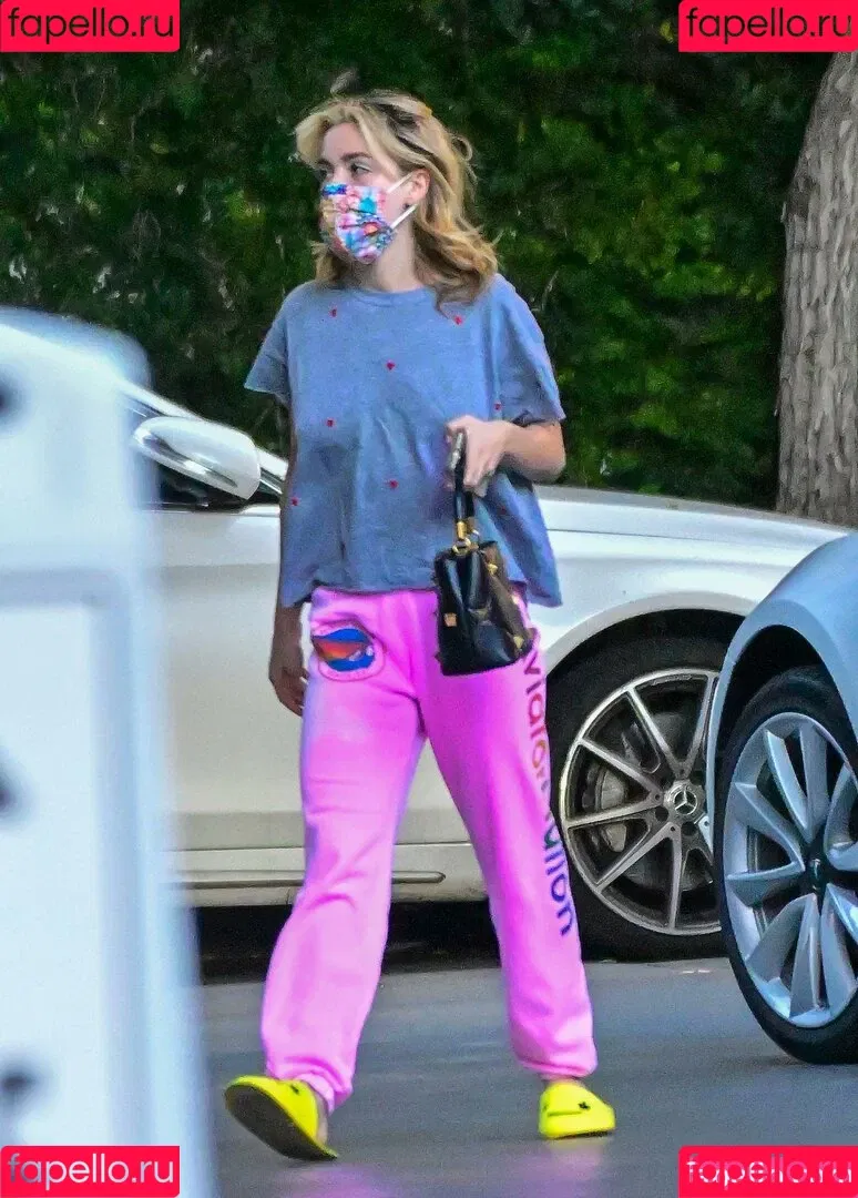 AdventuresSabrina / Kiernan Shipka / kiernanshipka Onlyfans Photo Gallery 