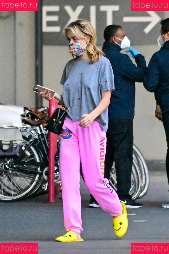 AdventuresSabrina / Kiernan Shipka / kiernanshipka Onlyfans Photo Gallery 
