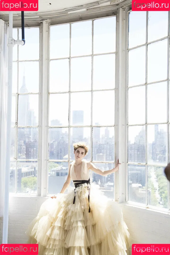AdventuresSabrina / Kiernan Shipka / kiernanshipka Onlyfans Photo Gallery 