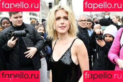 AdventuresSabrina / Kiernan Shipka / kiernanshipka Onlyfans Photo Gallery 
