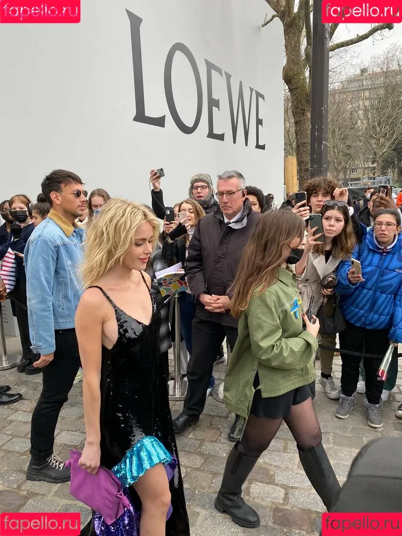 AdventuresSabrina / Kiernan Shipka / kiernanshipka Onlyfans Photo Gallery 