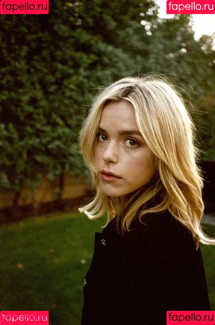 AdventuresSabrina / Kiernan Shipka / kiernanshipka Onlyfans Photo Gallery 