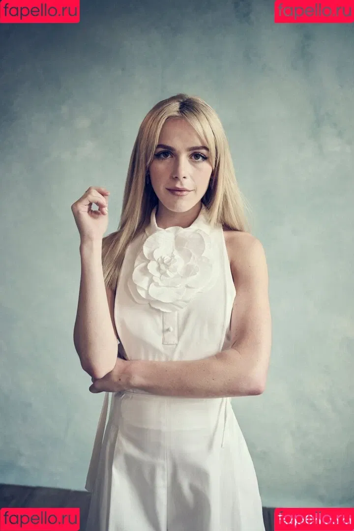 AdventuresSabrina / Kiernan Shipka / kiernanshipka Onlyfans Photo Gallery 