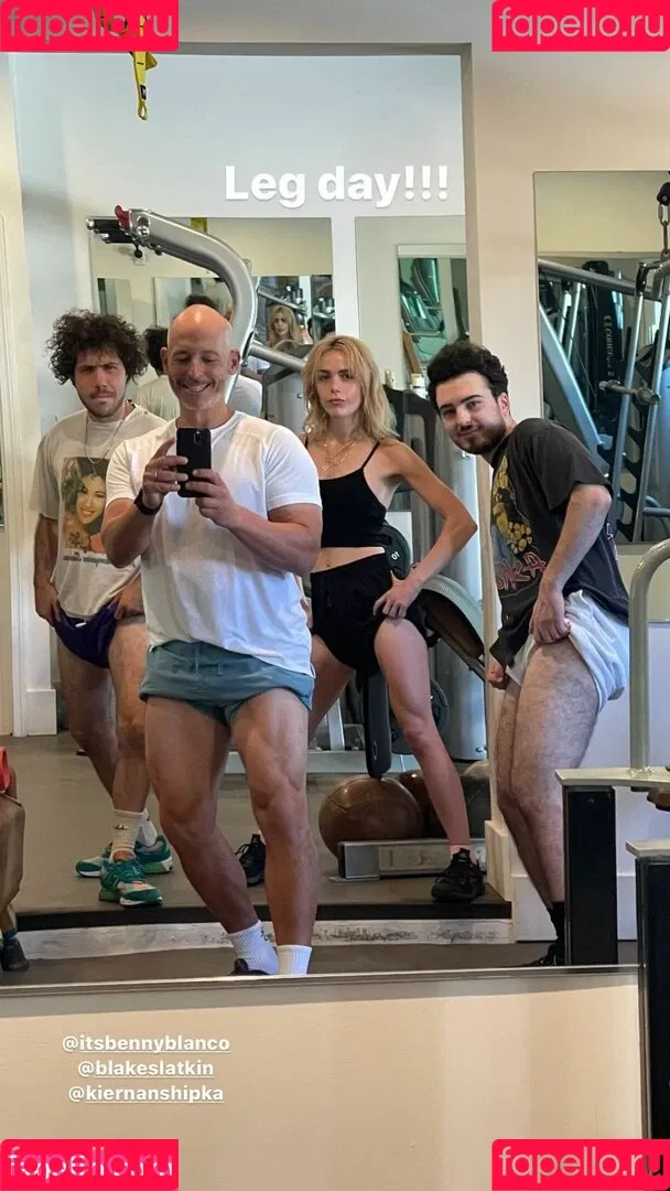 AdventuresSabrina / Kiernan Shipka / kiernanshipka Onlyfans Photo Gallery 