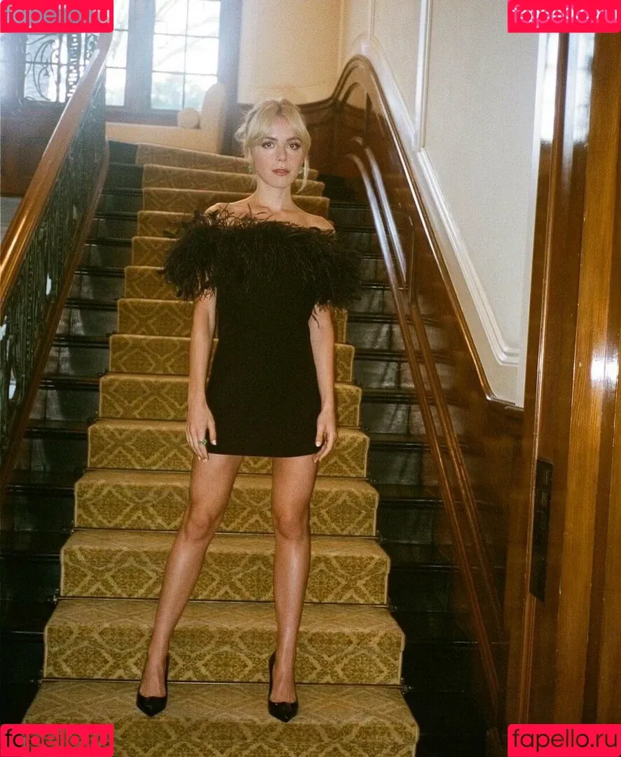 AdventuresSabrina / Kiernan Shipka / kiernanshipka Onlyfans Photo Gallery 