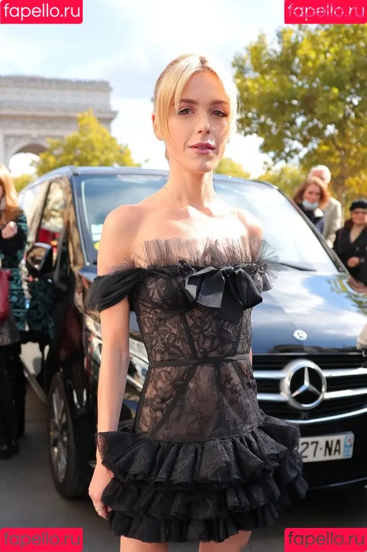 AdventuresSabrina / Kiernan Shipka / kiernanshipka Onlyfans Photo Gallery 