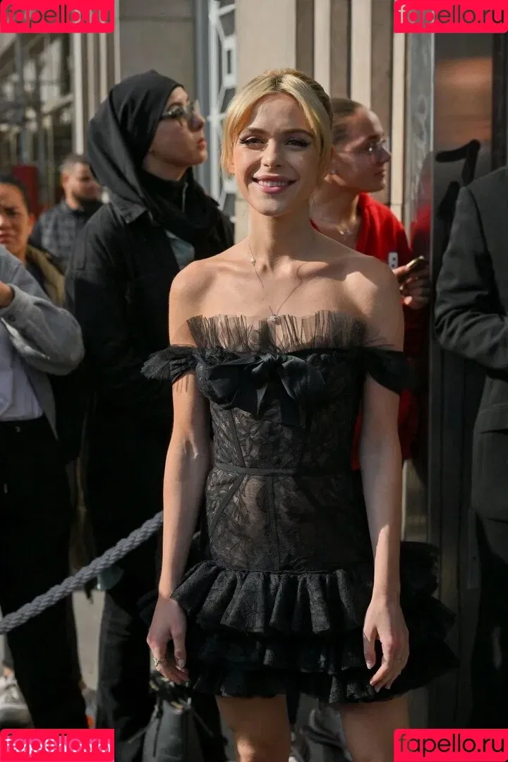 AdventuresSabrina / Kiernan Shipka / kiernanshipka Onlyfans Photo Gallery 