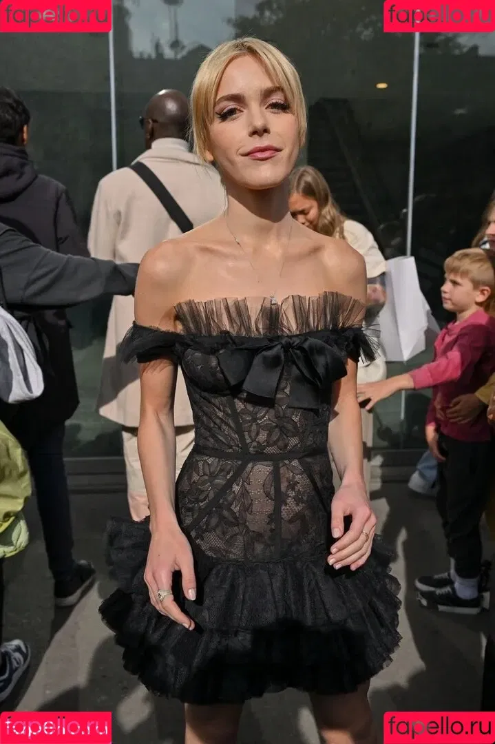 AdventuresSabrina / Kiernan Shipka / kiernanshipka Onlyfans Photo Gallery 