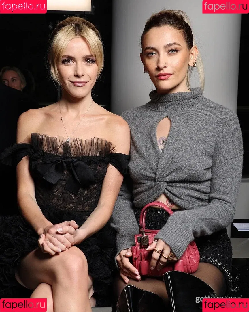 AdventuresSabrina / Kiernan Shipka / kiernanshipka Onlyfans Photo Gallery 