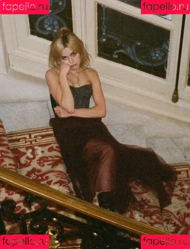 AdventuresSabrina / Kiernan Shipka / kiernanshipka Onlyfans Photo Gallery 