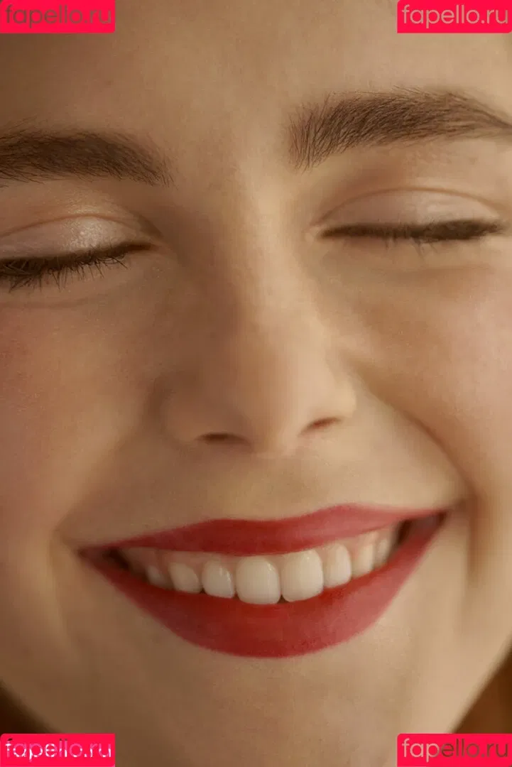 AdventuresSabrina / Kiernan Shipka / kiernanshipka Onlyfans Photo Gallery 