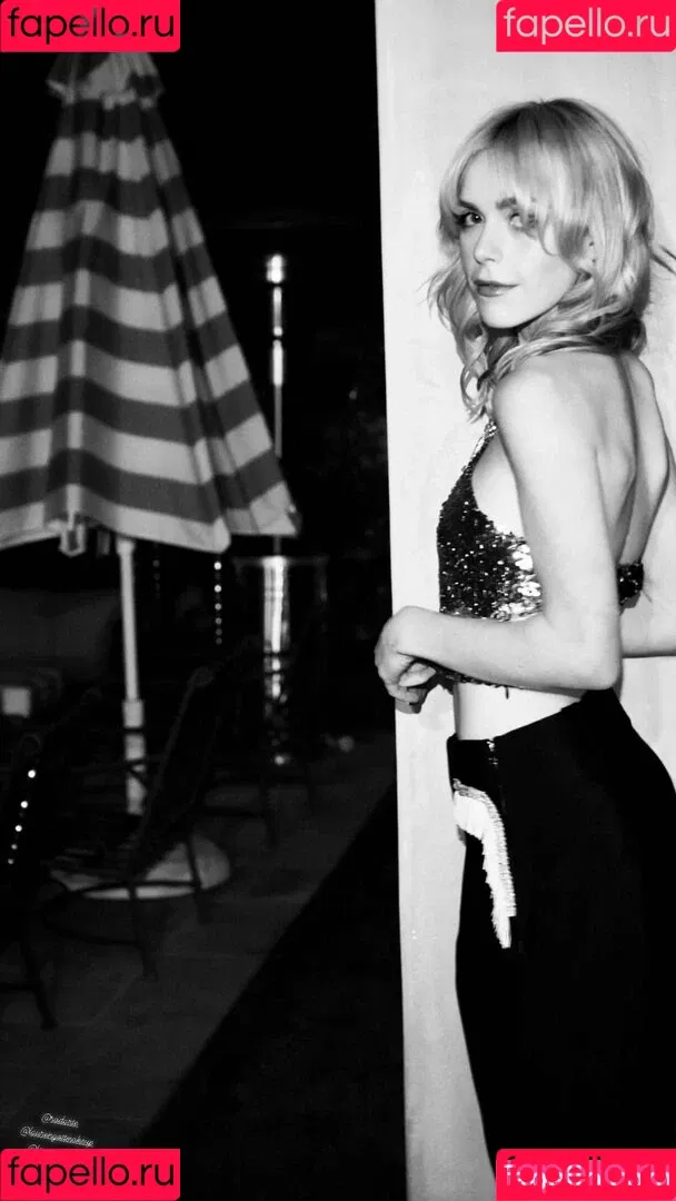 AdventuresSabrina / Kiernan Shipka / kiernanshipka Onlyfans Photo Gallery 