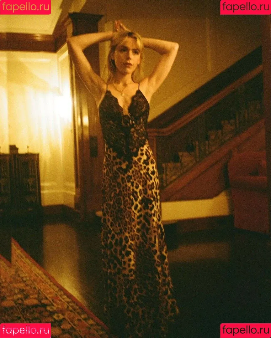 AdventuresSabrina / Kiernan Shipka / kiernanshipka Onlyfans Photo Gallery 