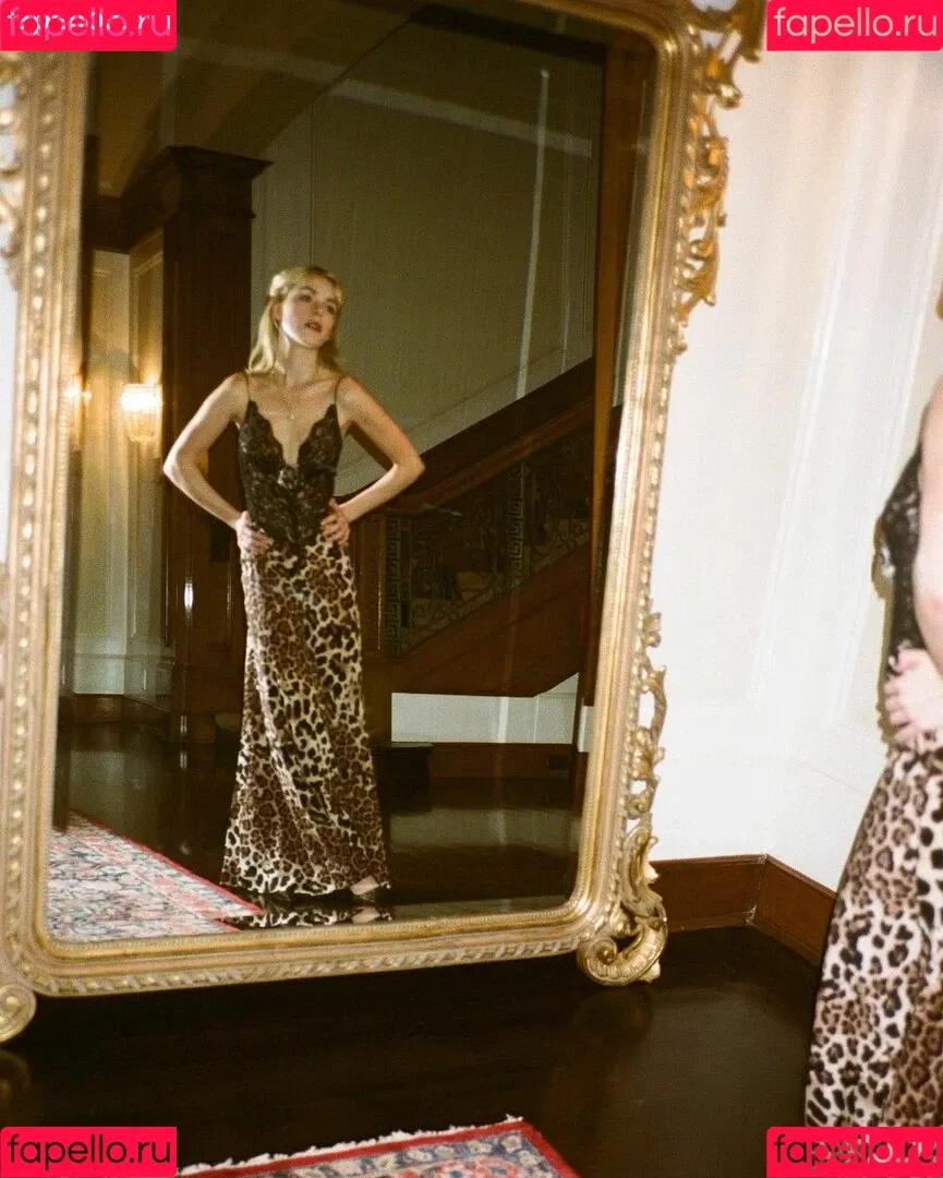 AdventuresSabrina / Kiernan Shipka / kiernanshipka Onlyfans Photo Gallery 