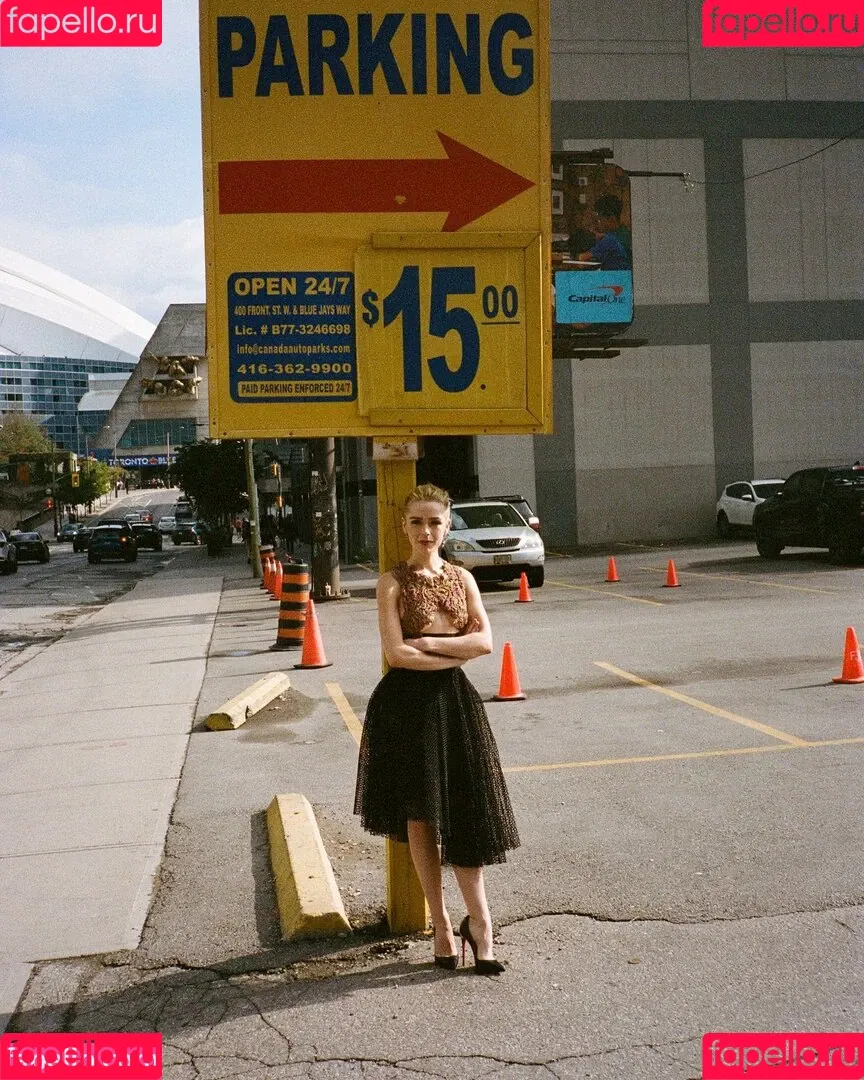 AdventuresSabrina / Kiernan Shipka / kiernanshipka Onlyfans Photo Gallery 