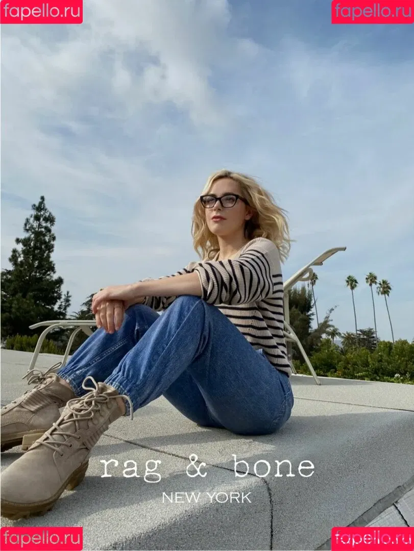 AdventuresSabrina / Kiernan Shipka / kiernanshipka Onlyfans Photo Gallery 