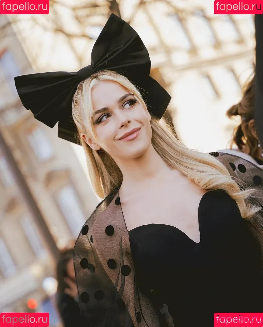 AdventuresSabrina / Kiernan Shipka / kiernanshipka Onlyfans Photo Gallery 