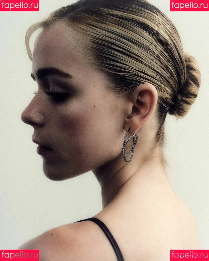 AdventuresSabrina / Kiernan Shipka / kiernanshipka Onlyfans Photo Gallery 