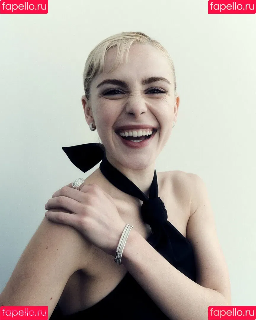 AdventuresSabrina / Kiernan Shipka / kiernanshipka Onlyfans Photo Gallery 