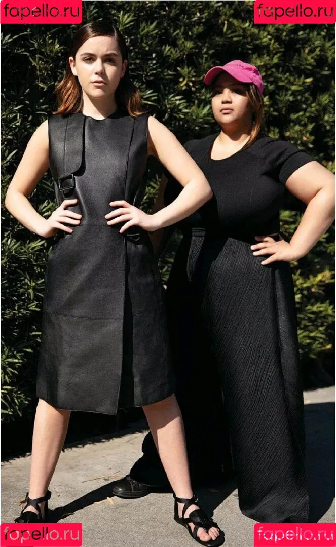 AdventuresSabrina / Kiernan Shipka / kiernanshipka Onlyfans Photo Gallery 