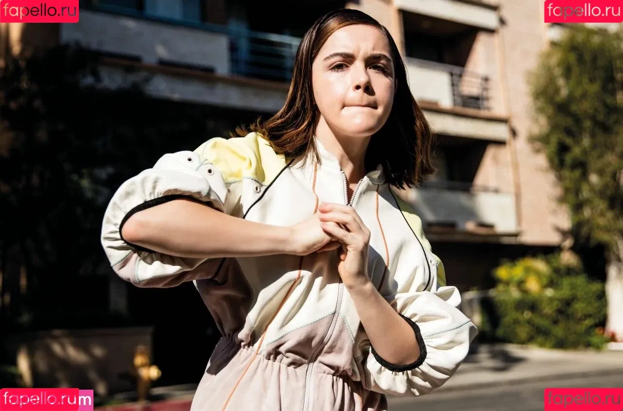 AdventuresSabrina / Kiernan Shipka / kiernanshipka Onlyfans Photo Gallery 