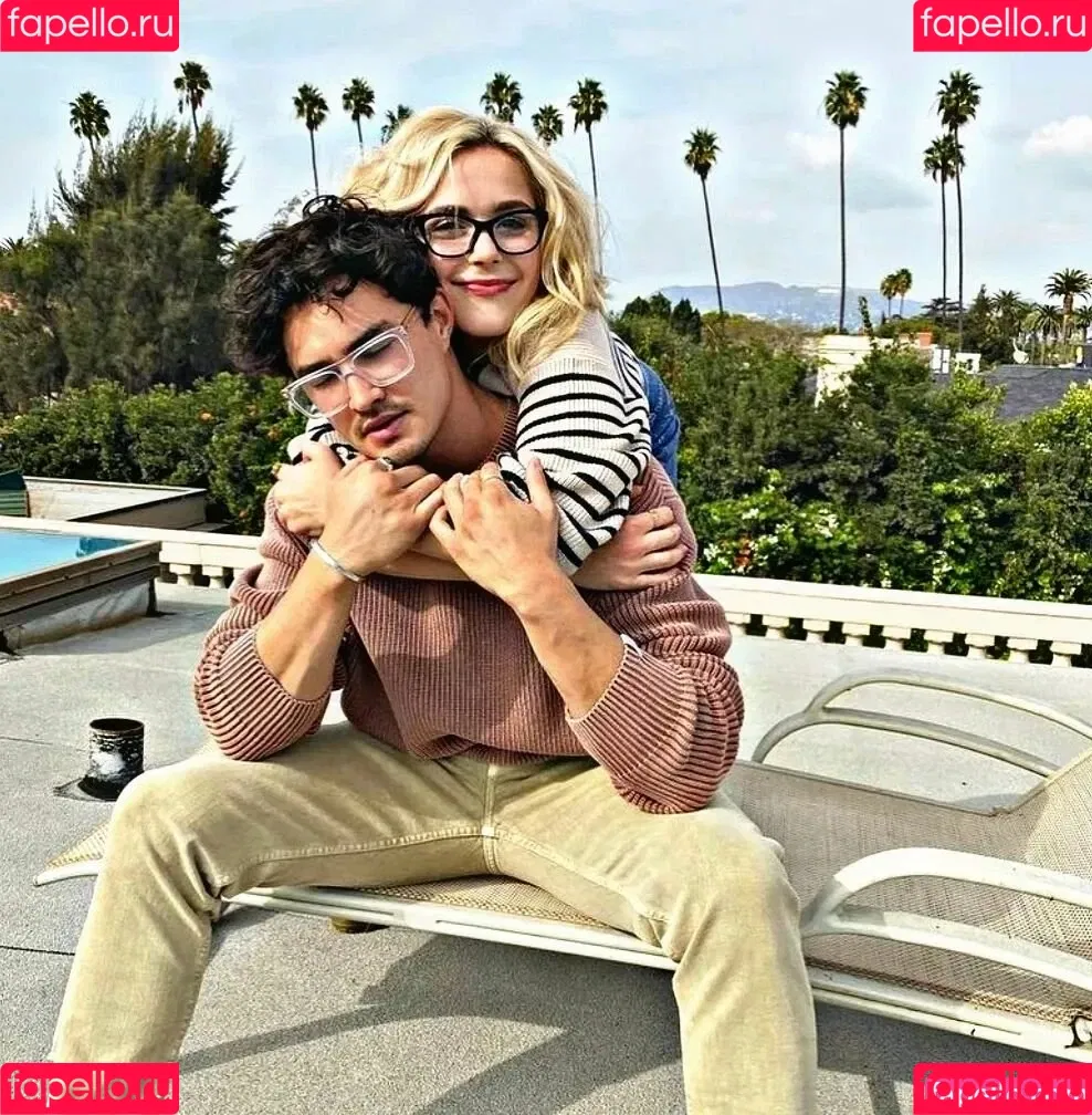 AdventuresSabrina / Kiernan Shipka / kiernanshipka Onlyfans Photo Gallery 