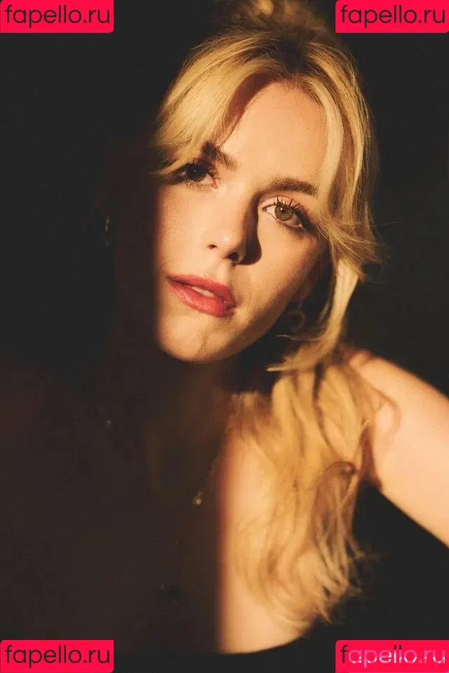 AdventuresSabrina / Kiernan Shipka / kiernanshipka Onlyfans Photo Gallery 