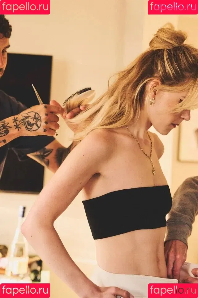 AdventuresSabrina / Kiernan Shipka / kiernanshipka Onlyfans Photo Gallery 