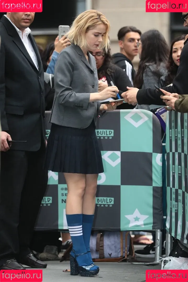 AdventuresSabrina / Kiernan Shipka / kiernanshipka Onlyfans Photo Gallery 