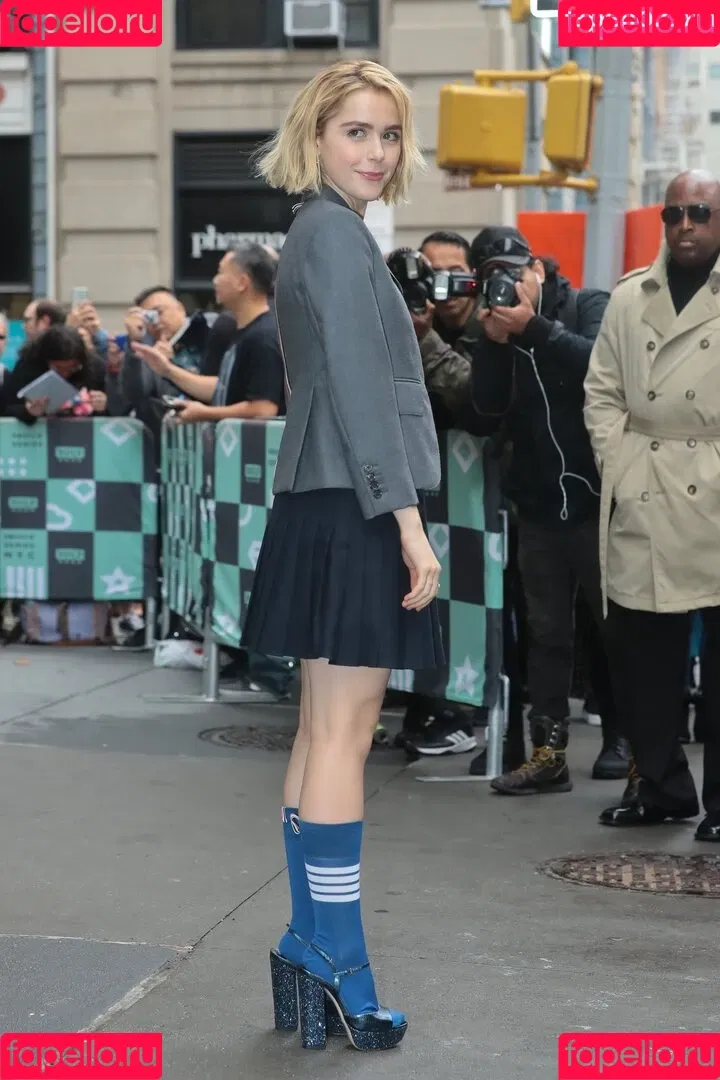 AdventuresSabrina / Kiernan Shipka / kiernanshipka Onlyfans Photo Gallery 