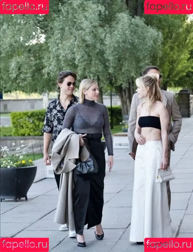 AdventuresSabrina / Kiernan Shipka / kiernanshipka Onlyfans Photo Gallery 