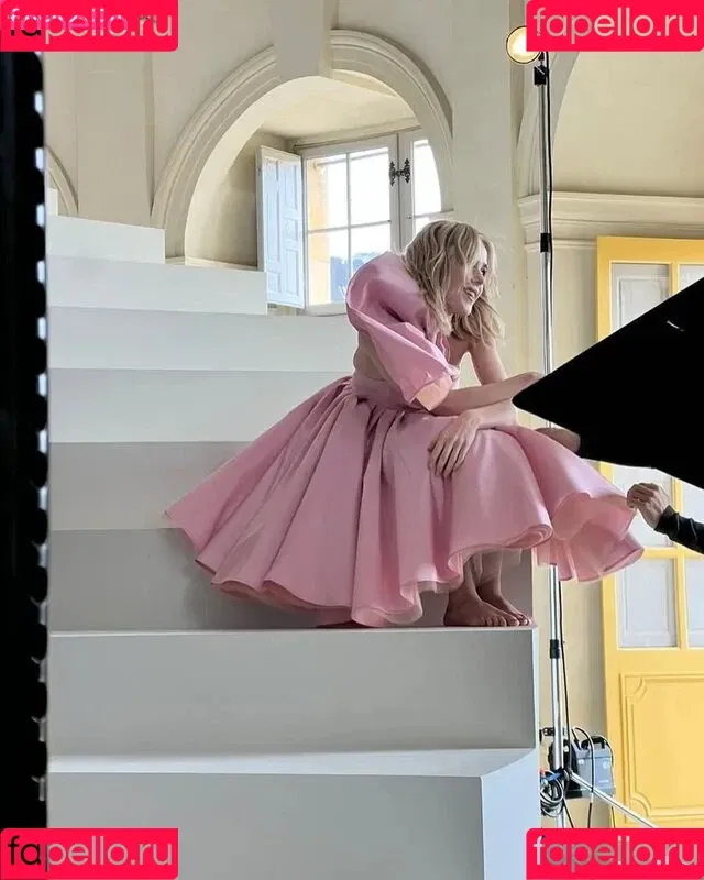 AdventuresSabrina / Kiernan Shipka / kiernanshipka Onlyfans Photo Gallery 