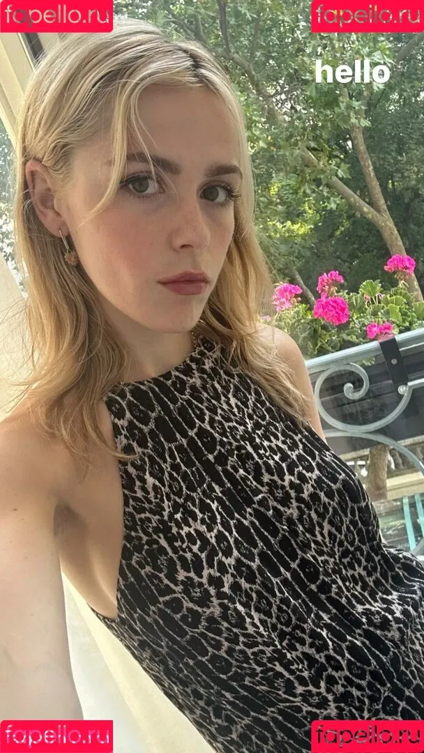 AdventuresSabrina / Kiernan Shipka / kiernanshipka Onlyfans Photo Gallery 