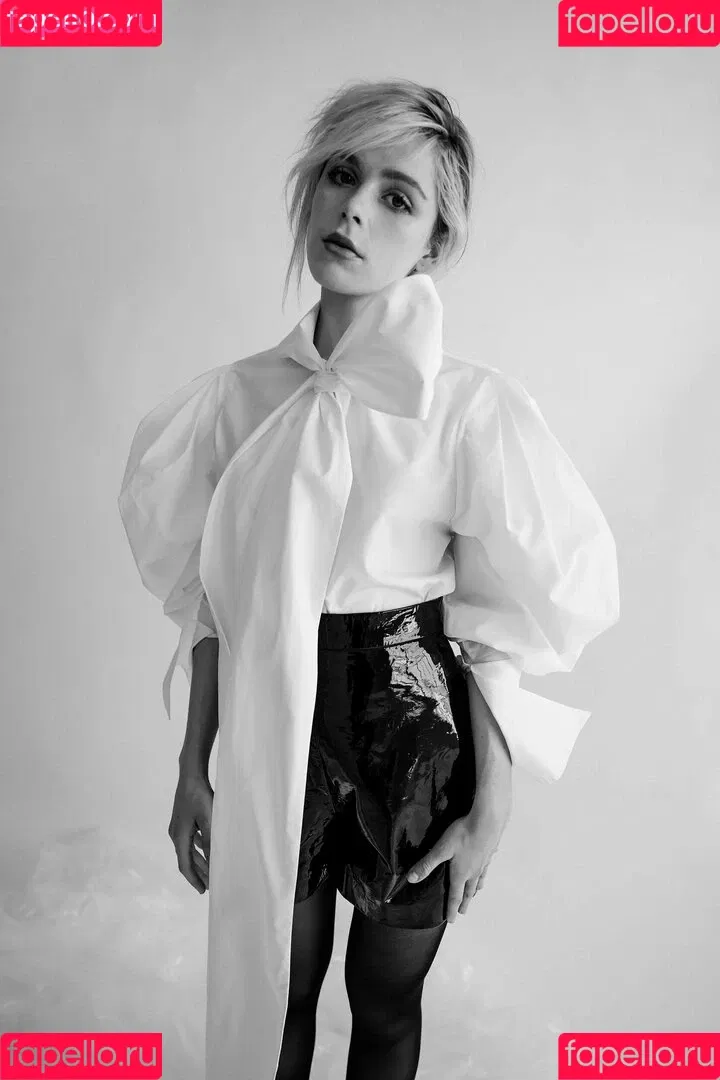 AdventuresSabrina / Kiernan Shipka / kiernanshipka Onlyfans Photo Gallery 