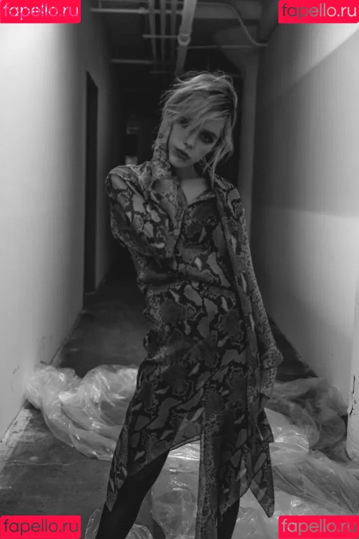 AdventuresSabrina / Kiernan Shipka / kiernanshipka Onlyfans Photo Gallery 