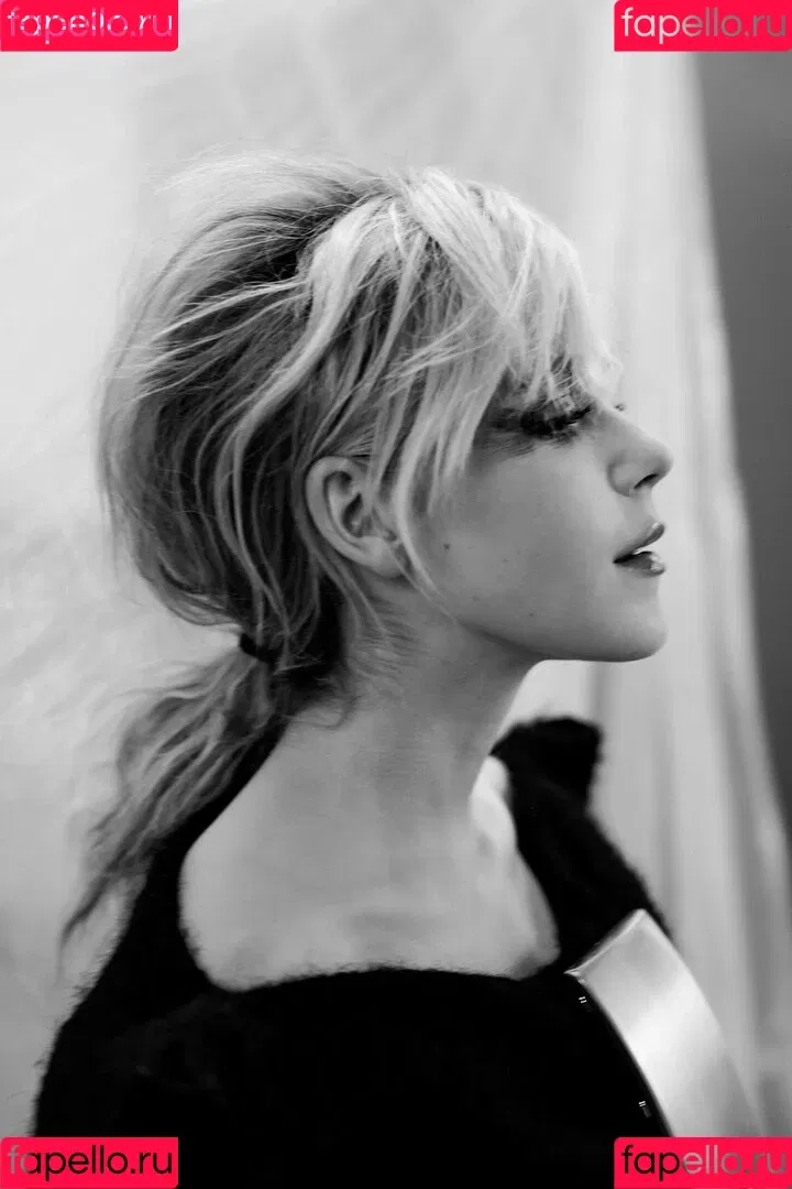 AdventuresSabrina / Kiernan Shipka / kiernanshipka Onlyfans Photo Gallery 