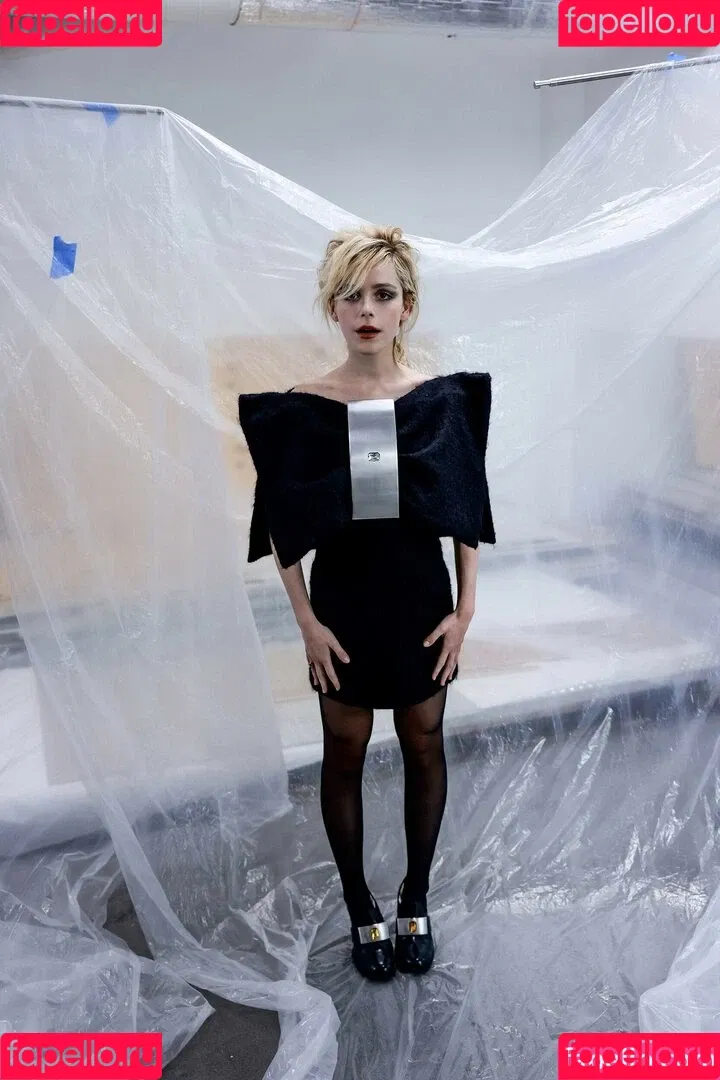AdventuresSabrina / Kiernan Shipka / kiernanshipka Onlyfans Photo Gallery 