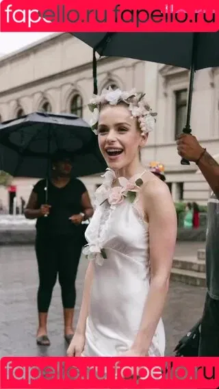 AdventuresSabrina / Kiernan Shipka / kiernanshipka Onlyfans Photo Gallery 